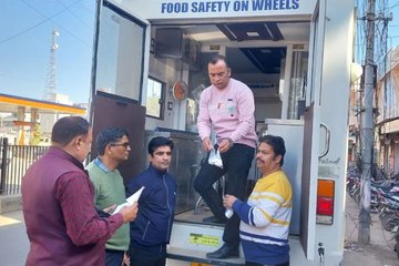 swm: 60 किलो के भाव बिक रहा पानी, दूध में मिलावट का खुलासा