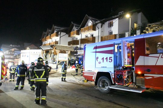 Paura nella notte al Passo del Tonale: incendio all'hotel Orchidea