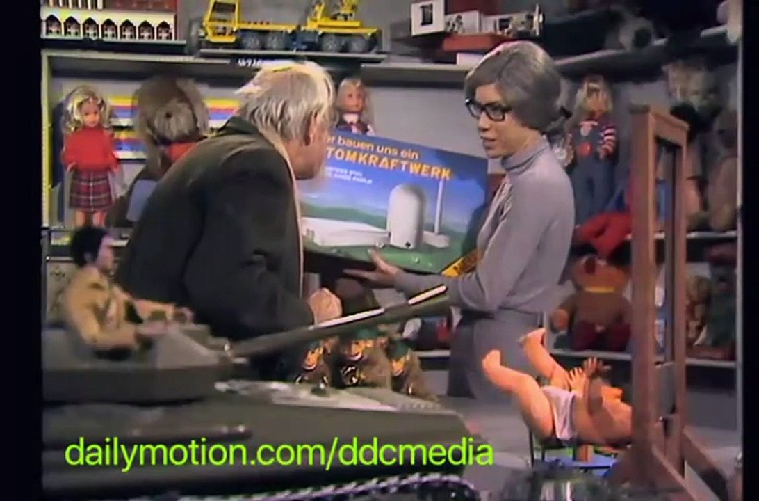 14 LORIOT  Weihnachten bei Hoppenstedts  – Früher war mehr Lametta ! 🎄 Der unschlagbare Feiertags-Klassiker  Der Kult-Klassiker mit Opa Hoppenstedt, Dicki und dem Atomkraftwerk, Vertreter-Besuch, Der lustigste Sketch zu Heiligabend für die ganze Familie