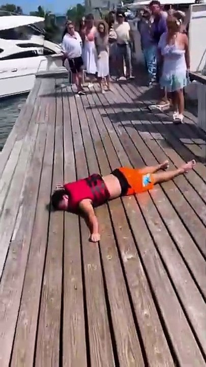 WATER TRAMPOLINE FAIL GONE WRONG 💥