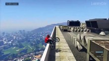 Player breaks the laws of physics in GTA 5 on a bike