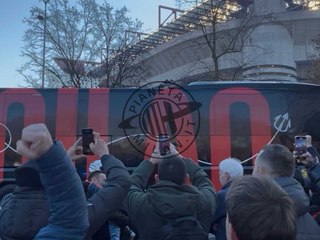 VIDEO, Milan-Sassuolo: pullman rossonero arrivato a San Siro | PM News