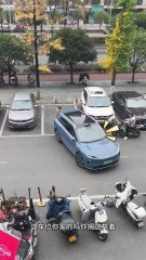 นี่ไง.. ประโยชน์ของระบบถอยจอดเองของรถ แกงคนชอบจองที่