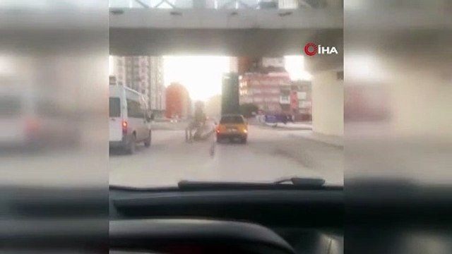 Elazığ'da tepki çeken görüntüler: Tehlikeye aldırış etmedi!