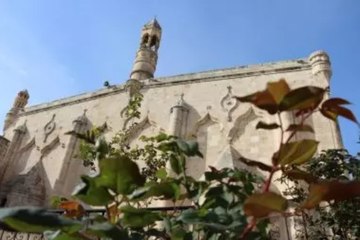 Dönemin taş işçiliğinin nadide örneği: Fırfırlı Cami