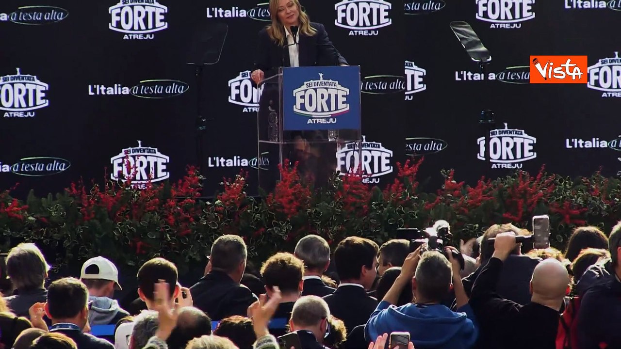 Atreju 2025, Meloni: "Schlein come Nanni Moretti 'mi si nota di più se vengo o non vengo?'"