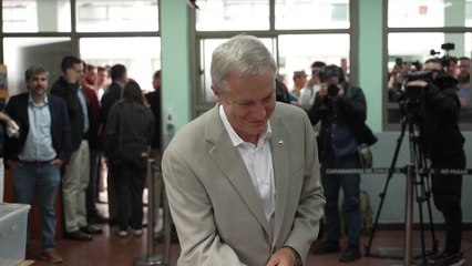 José Antonio Kast vota en las elecciones presidenciales de Chile