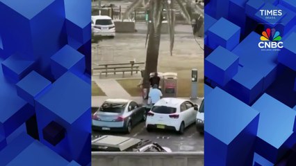 Vídeo mostra momento em que homem desarma atirador durante ataque na Austrália