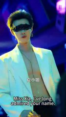 《吻安我的老公大人》（上）渣男劈腿還嘲諷她是男人婆沒人要，分手當晚她就撩了個男人一夜縱情，沒想到他竟是商界巨擘祁正霆！本以為那晚纏綿是成年人間的你情我願，沒想到他卻甩都甩不掉，被他哄回家閃了婚寵到骨子裏！#刘夕语