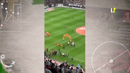 Dinei e Edilson entram com São Jorge no gramado da Neo Química Arena.