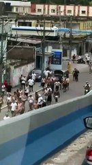 Confusão! Torcedores de Fluminense e Vasco protagonizam briga horas antes do clássico; assista