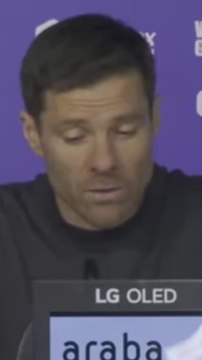 Xabi Alonso dispara contra los árbitros por el no penalti de Vinicius