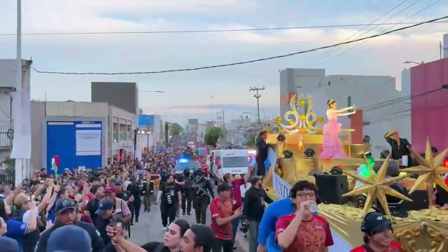 Miles de personas asisten a desfile triunfal de Fátima Bosch en Villahermosa, Tabasco