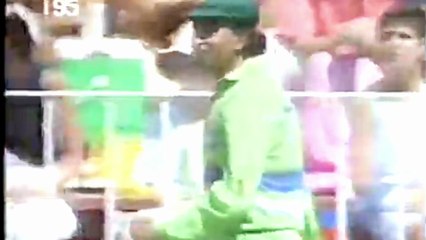 Imran Khan 1 for 41 in 10 overs 1 Mdns vs New Zealand 3rd ODI, Auckland, March 11, 1989