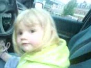 emma qui apprends à conduire