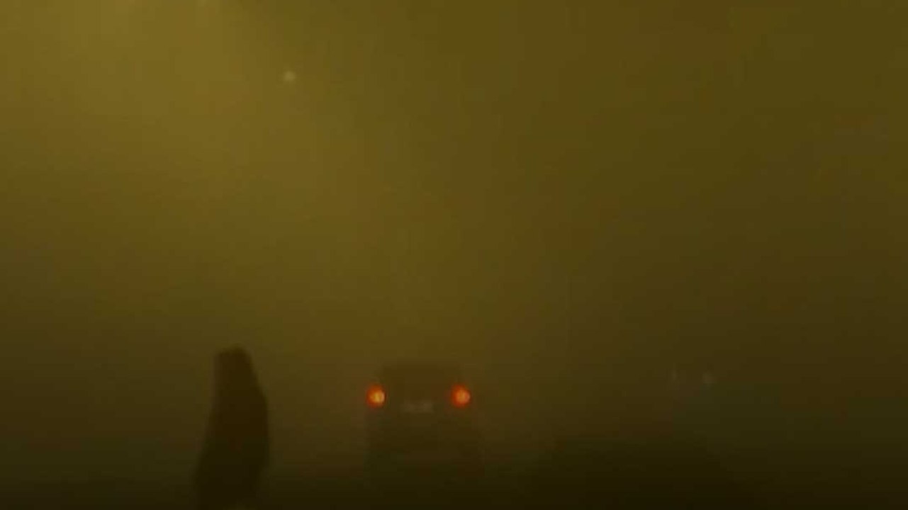 कोहरे की चादर में लिपटा Delhi-NCR, हवा भी हो रह...
