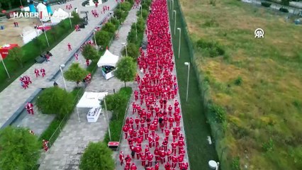 Meksika'da geleneksel "Noel Baba" kostümlü koşu