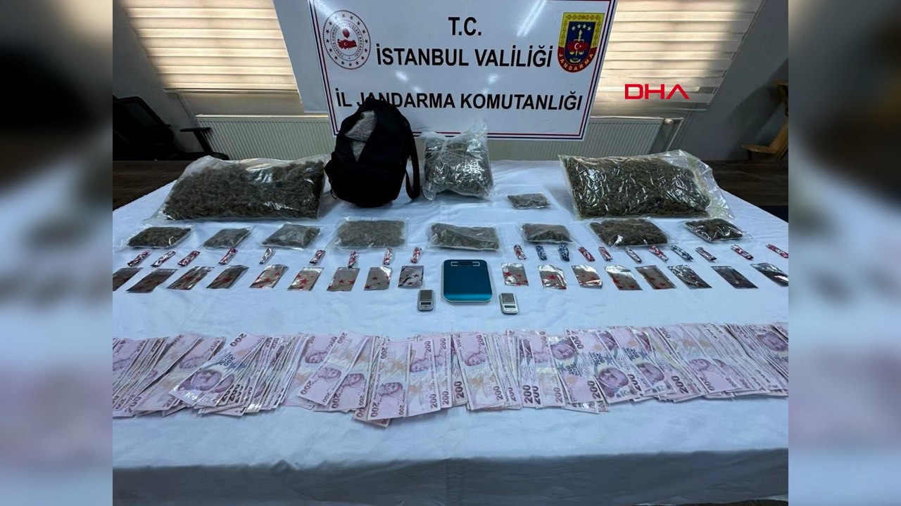 Servis aracında piyasa değeri 30 milyon lira olan uyuşturucu bulundu