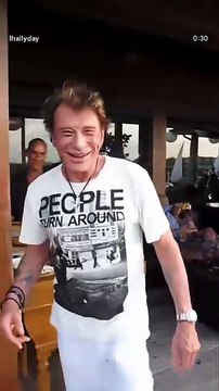 05 décembre 2025 – Laeticia Hallyday publie une vidéo hommage à Johnny sur Instagram