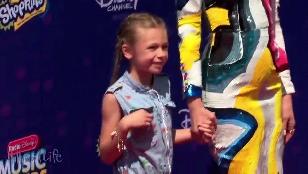 JoJo Siwa Talks D.R.E.A.M. Tour, Dealing With Negativity, & YouTube Break | Hollywoodlife