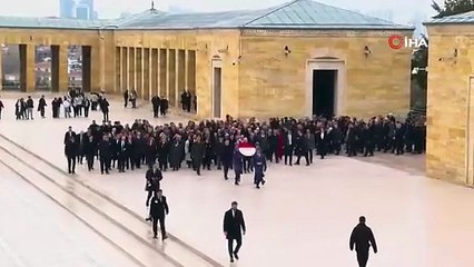 Dışişleri Bakanı Hakan Fidan, 16. Büyükelçiler Konferansı’nın resmi açılış töreni öncesi Türk büyükelçilerle Anıtkabir’i ziyaret etti
