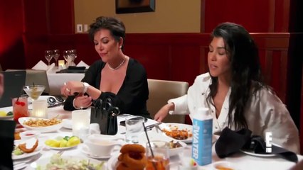 Kris Jenner Hires A Scribe To Record Her Life & Khloe Immediately Trolls The Hell Out Of Her With Queefing Jokes