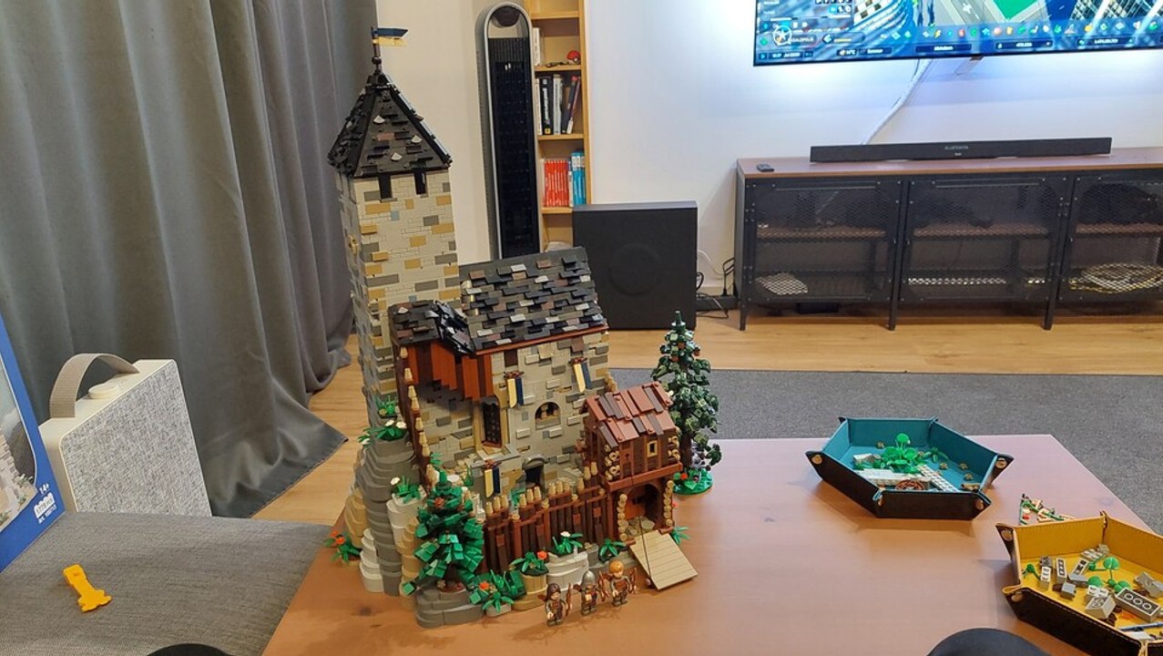 Burg Blaustein bekommt einen Bergfried: der Bau der BlueBrixx-Erweiterung im Zeitraffer