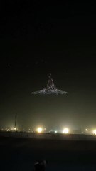 🌌🚁 La nuit où le ciel s’est transformé en écran géant  Un show de 16 000 drones a illuminé le ciel de Liuyang (Hunan), à 83,6 K d’altitude, offrant une démonstration spectaculaire de synchronisation technologique et de créativité visuelle.