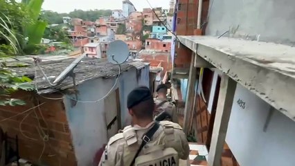 Sobe para 27 o número de integrantes de facção presos em cerco policial na Bahia