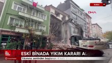 Bursa'da yıkımına zeminden başlanan 4 katlı binanın en üst katı ayakta kaldı