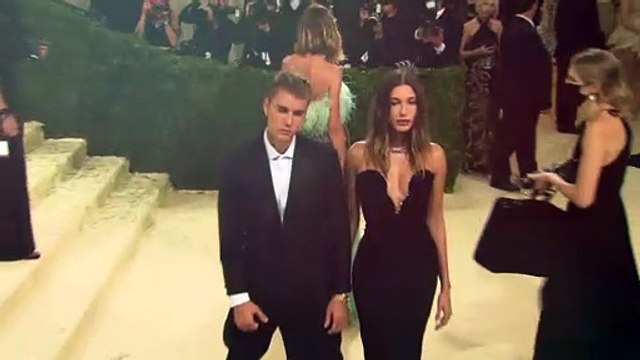 Hailey Baldwin And Justin Bieber Share Some Pda In Mexico