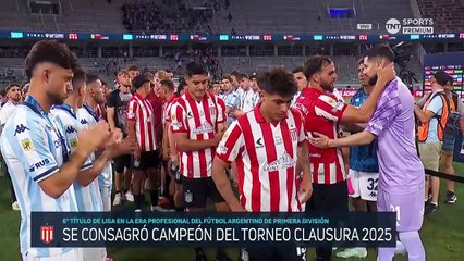 La entrega del trofeo al ESTUDIANTES CAMPEÓN del TORNEO CLAUSURA