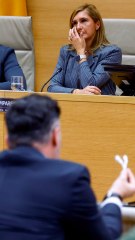 Rufián evita dar dos besos a Salomé Pradas