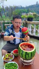 川哥打水漂英文Coin in Cup Without Touching? Cut Cucumber with Poker? I’m Impressed 😲 #LifeHacksFail #FunnyPranks #ComedyVideos