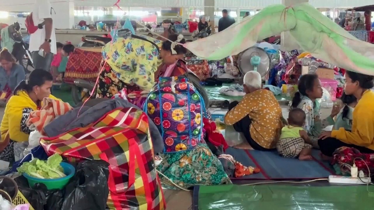 Über 300.000 Menschen fliehen in Kambodscha nahe der thailändischen Grenze