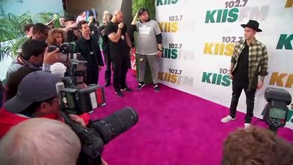 Bella Hadid Reacts To The Weeknd Album 'After Hours'