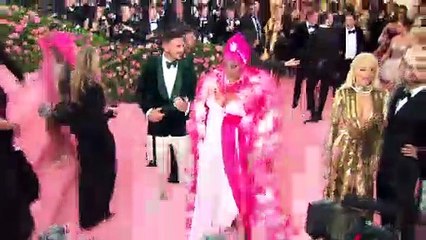 Ariana Grande & Mikey Foster Break Up Explained