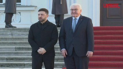 Zelensky a Berlino per i colloqui di pace: ricevuto dal presidente tedesco Steinmeier