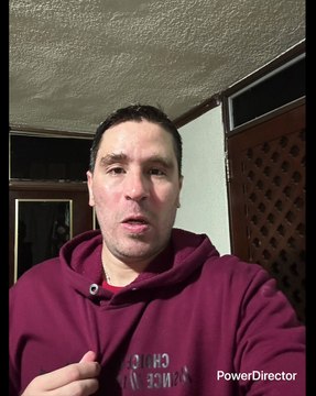 POR LOS ENOJOS SE ME CAYÓ TANTITO EL CABELLO Y ME HICE ALGO HACE 2 MESES YO NO TENGO PROBLEMA DE ALOPECIA PERO SI TOME MUCHAS VITAMINAS BOTES Y BOTES POR EL DEPORTE Y LOS PUTOS CORAJES HACE 5 MESES SE ME CAYÓ TANTITO CABELLO Y FUI AL DERMA DEL BARRIO JAJA