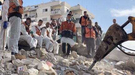 La Defensa Civil de Gaza inicia las labores para recuperar cuerpos bajo los escombros
