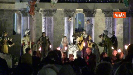Ecco il presepe del Vaticano inaugurato a Piazza San Pietro