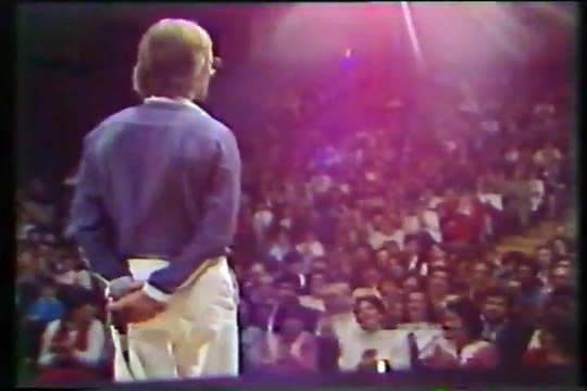 Oliver Dragojević u Lisinskom (23.04.1983.)