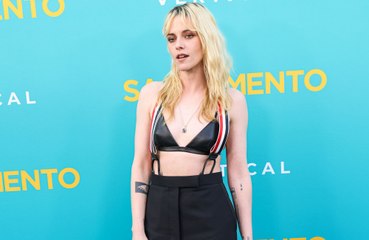 Kristen Stewart asegura que estar casada con Dylan Meyer ha transformado su sentido de hogar e identidad