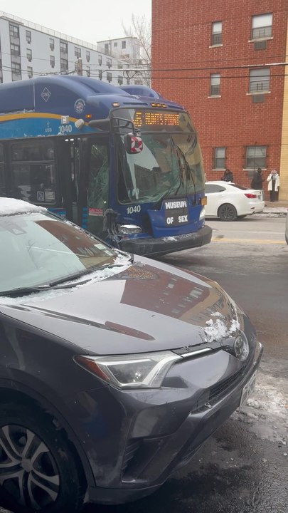 Bronx MTA bus crashes into multiple vehicles, injuring 7