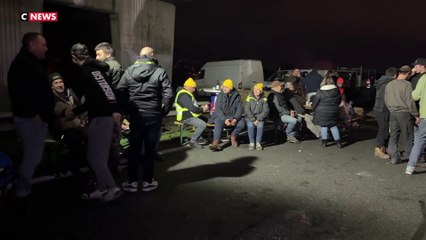 Agriculteurs en colère : blocage de l'A63, à Cestas, en Gironde