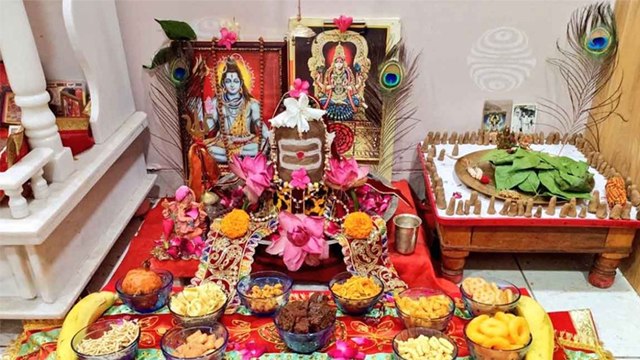 Pradosh Vrat 2025: साल के अंतिम प्रदोष व्रत पर इस 1 उपाय से बदल जाएगी किस्मत,पूजा विधि,पूजा मुहूर्त