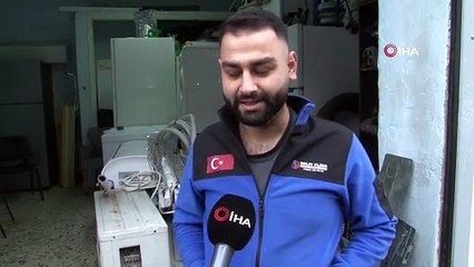 Klima takarken akıma kapılıp 3 katlı binanın damından düştü!