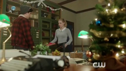 'Riverdale's Mid-Season Finale: 'Silent Night, Deadly Night'