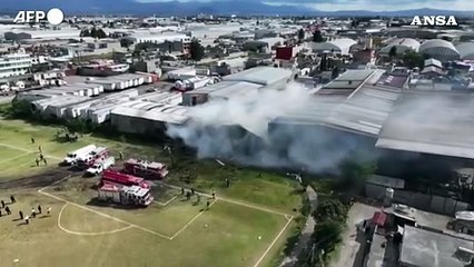 Precipita un jet privato in Messico, soccorritori al lavoro a Toluca