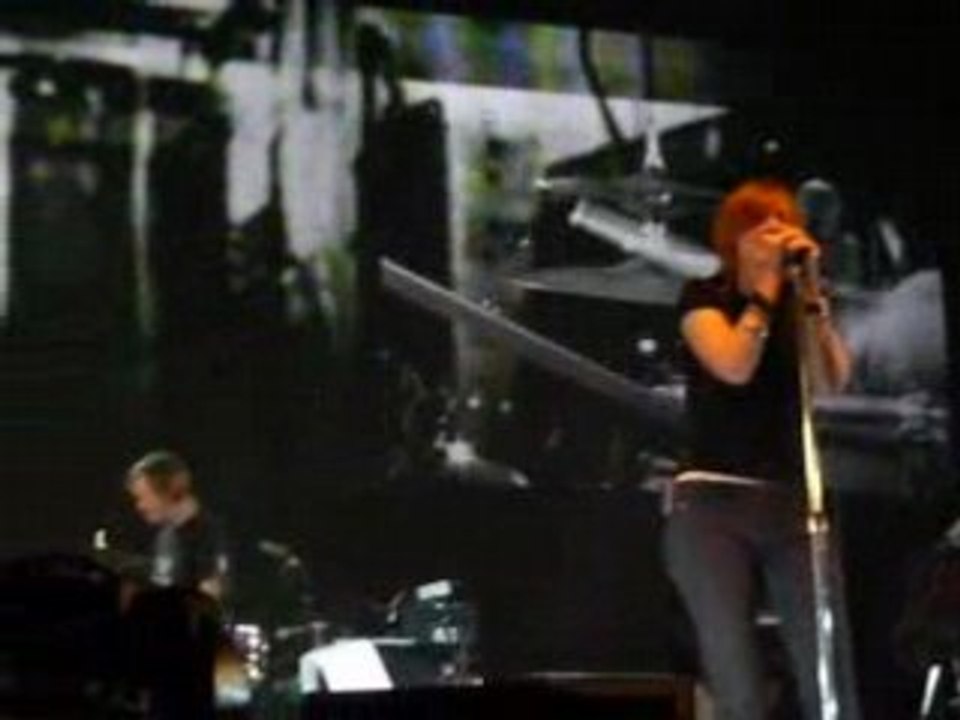 Portishead - Zenith Paris 5 Mai 2008 - Machien Gun 1